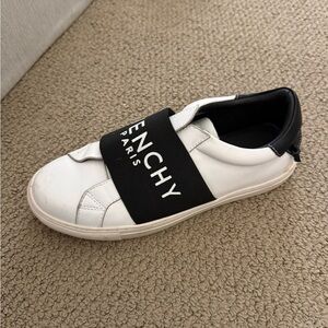 Givenchy Kids Black and White Strap Sneakers